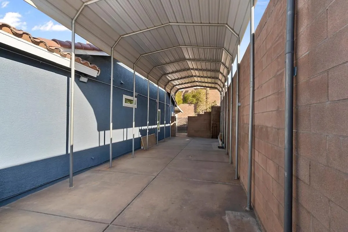 Bold Blue Retreat In Henderson Vila Las Vegas 0*,